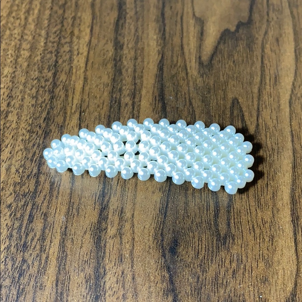 Pearl Hair Clip
